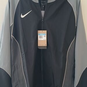 Nike Men's Black and Gray Windbreaker